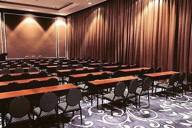 Royal Asnof Hotel Pekanbaru Exterior photo